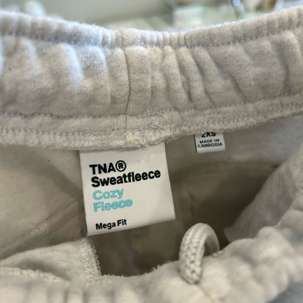 Aritzia TNA Cargo Sweatpants